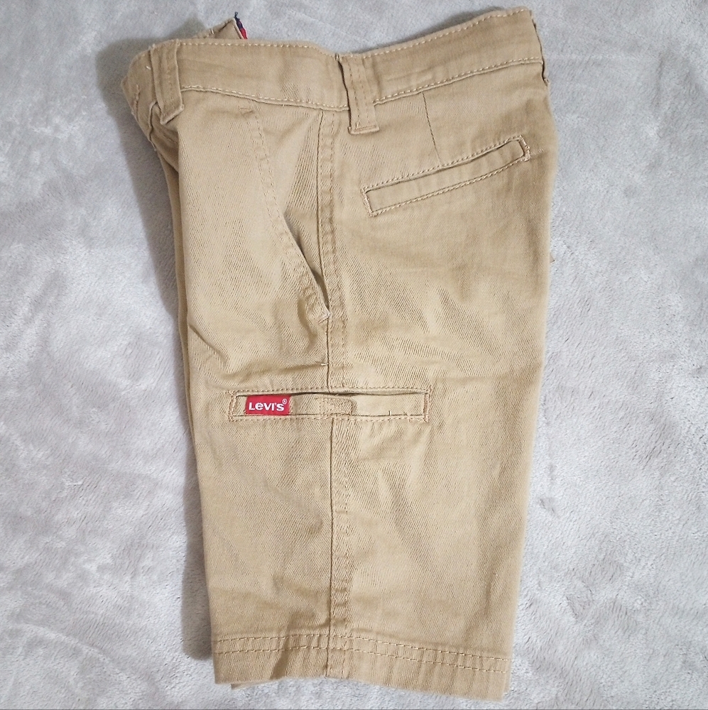 NWT Boys Levi's Youth Khaki Cargo Shorts 6